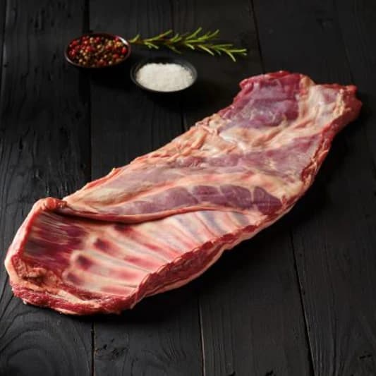 Cordero al horno de barro: aliño y fuego parejo